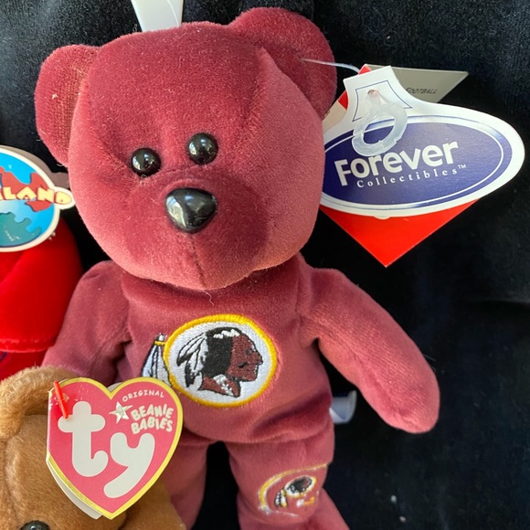 4 Plush Bears and a Seal - Picture 11 of 15